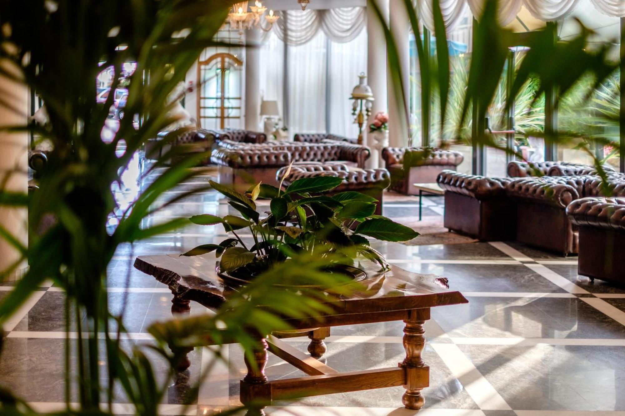 Hotel Bristol Μπελάρια-Ιτζέα Μαρίνα Εξωτερικό φωτογραφία