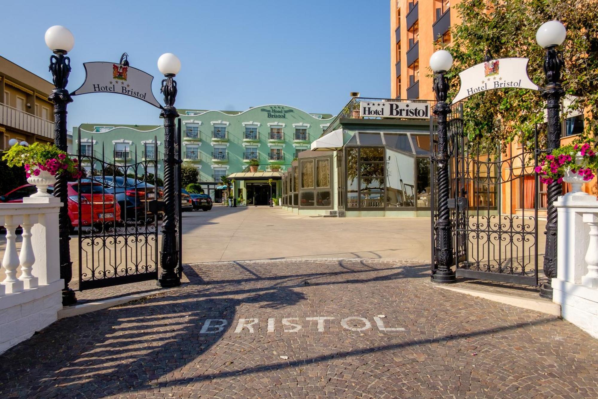 Hotel Bristol Μπελάρια-Ιτζέα Μαρίνα Εξωτερικό φωτογραφία